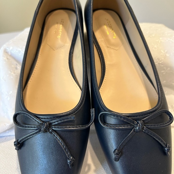 Liz Claiborne Black Flats Sleek Design - Picture 2 of 6